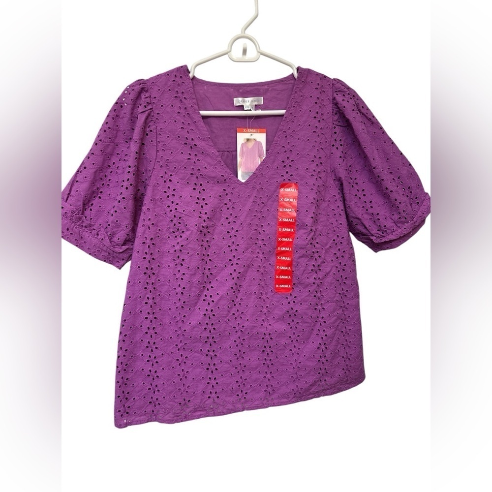 Draper James Women's Short Puff Sleeve Heidi V Neck Top Purple Eyelet NWT